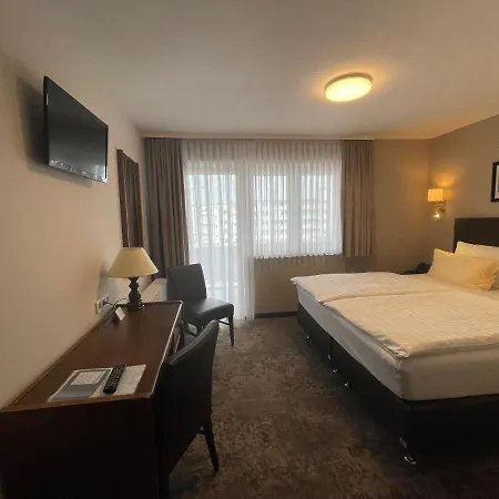 Regina Hotel *