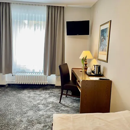 Regina Hotel *